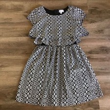 Emerald Sundae Dress Size L Short Sleeve Boho Geometric Tribal Print Black White