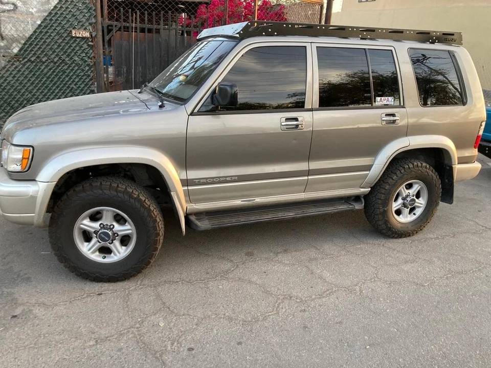 Baca para Isuzu Trooper 1992-2006 2da generación Foto 2 de 4