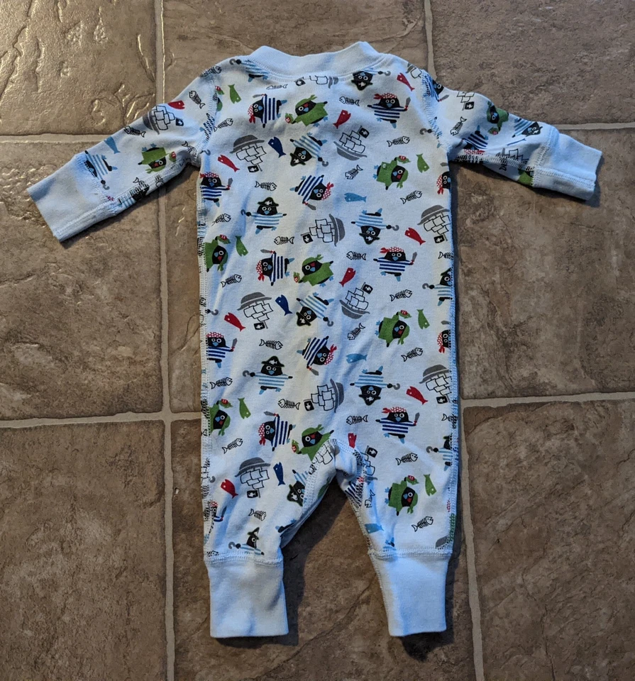 Hanna Andersson talla 50 cm o 0-6 m 1 pieza pijama azul piratas barcos peces cremalleras 3138 Foto 2 de 3