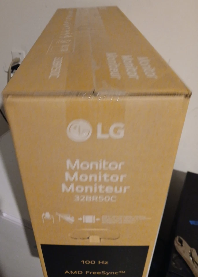 LG 32” Curved Screen IPS Full HD HDMI VGA Monitor 1080p 32BR50C-B AMD FreeSync - Image 4 of 4