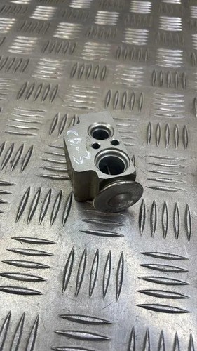 PORSCHE CAYENNE 92A A/C Conditioner Expansion Valve 7P0820679A 3.00 31832362