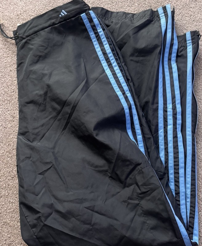 Adidas Women’s Athletic Pants Size M Gray Zipped Hem Pockets