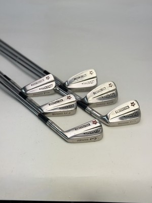 Max Faulkner Eisen 3,5,7,8,9, PW / Regular Flex Stahl /10617