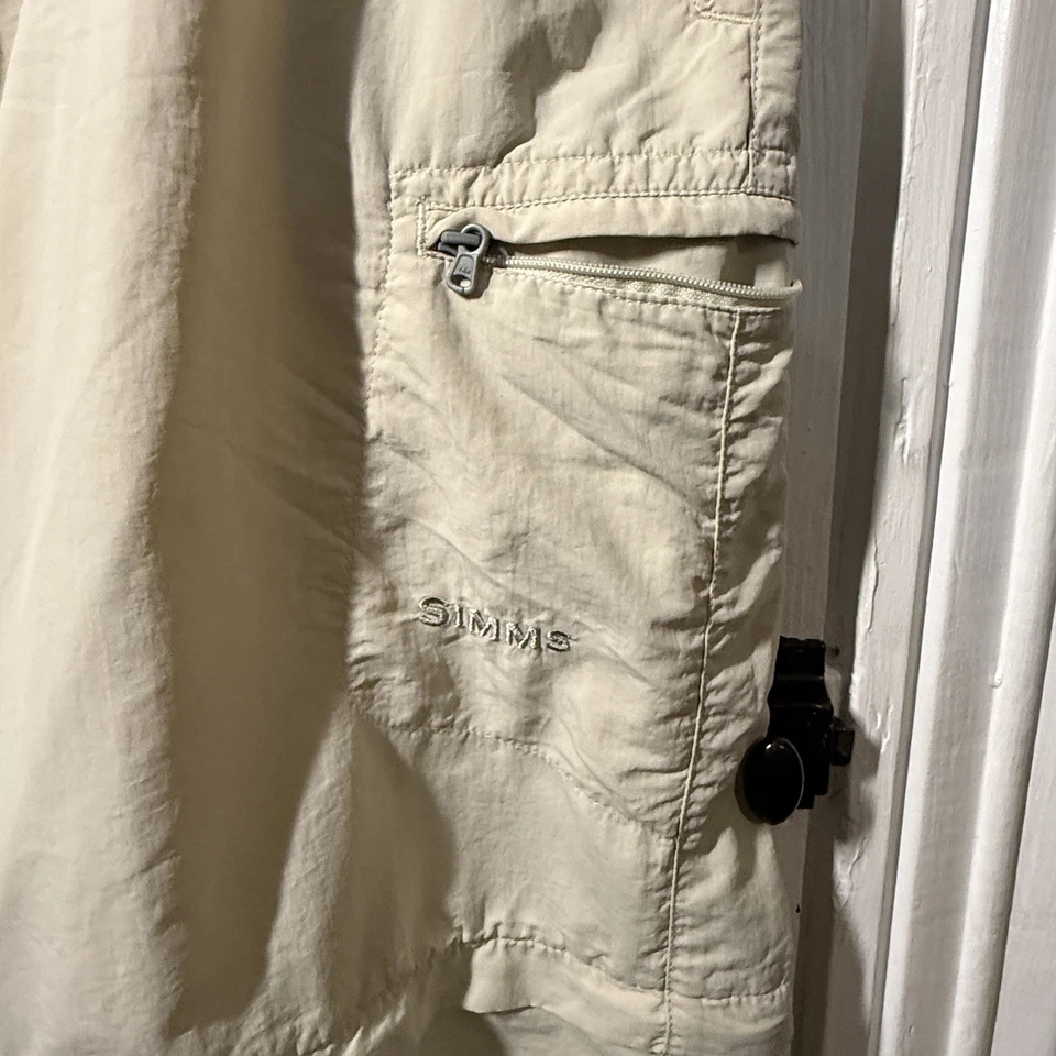 Simms Fishing Products Women’s L Beige Khaki COR3 convertible Lightweight pants - Image 2 of 4