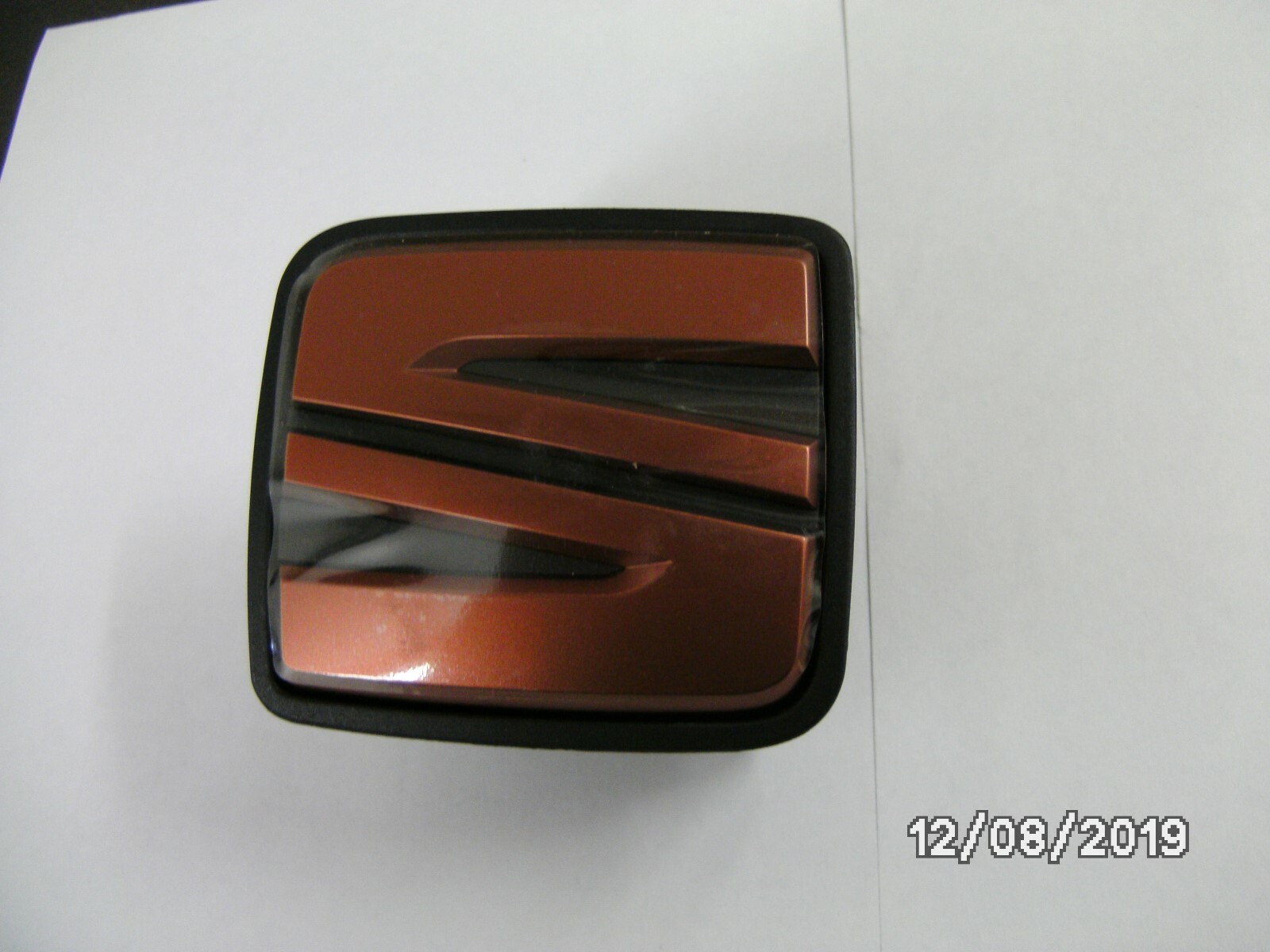 New OEM Mercedes W202 Left Heated Windscreen Washer Jet Nozzle New OEM Mercedes W202 Left Heated Windscreen Washer Jet Nozzle