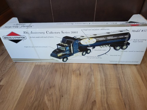 Briggs & Stratton 10th Anniversary Collector Series 2003 Sound Machine Tanker - Picture 4 of 6