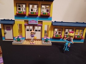 LEGO FRIENDS: Heartlake High (41005)