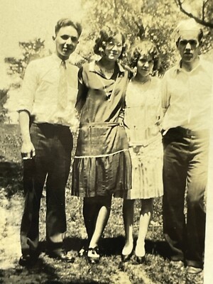 XE Photograph 1929 Two Couples Women Men 