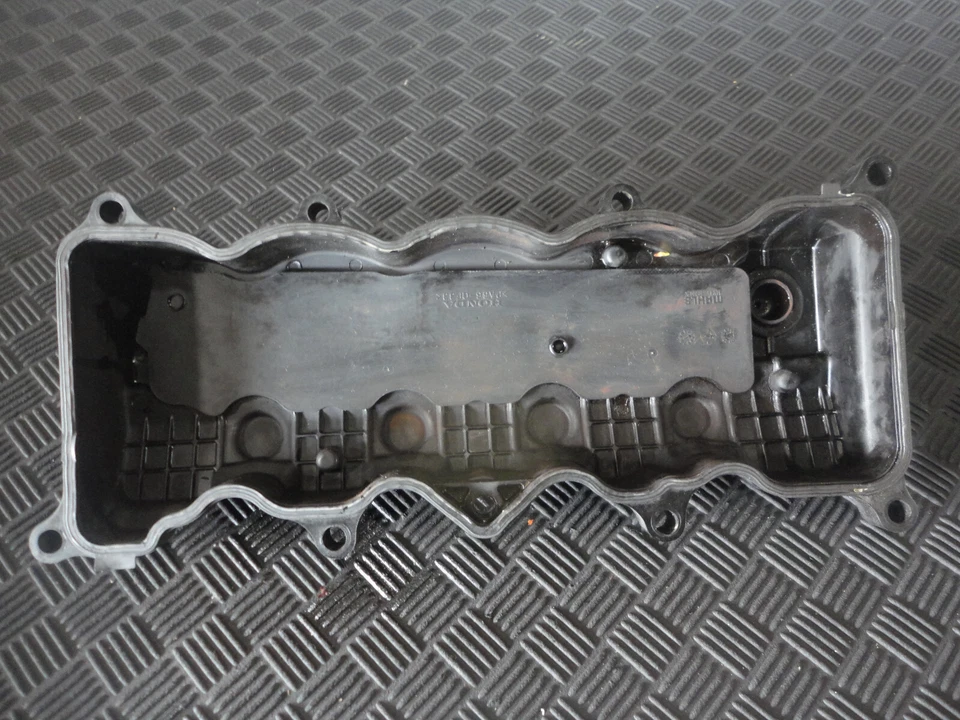 Honda Civic LX 2010 sedán 4 puertas 1,8 L cubierta de válvula de motor A/T Foto 4 de 4