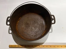 Wagner Sidney O Cast Iron Cauldron Bean Pot w/ Handle #9 Antique