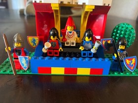 LEGO Castle Crusaders: 1584 Knights Challenge 100% Complete with 8 Minifigures
