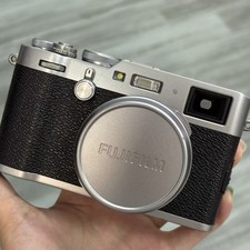 Fujifilm X100F 24.3 MP APS-C Digital Camera 100% Working