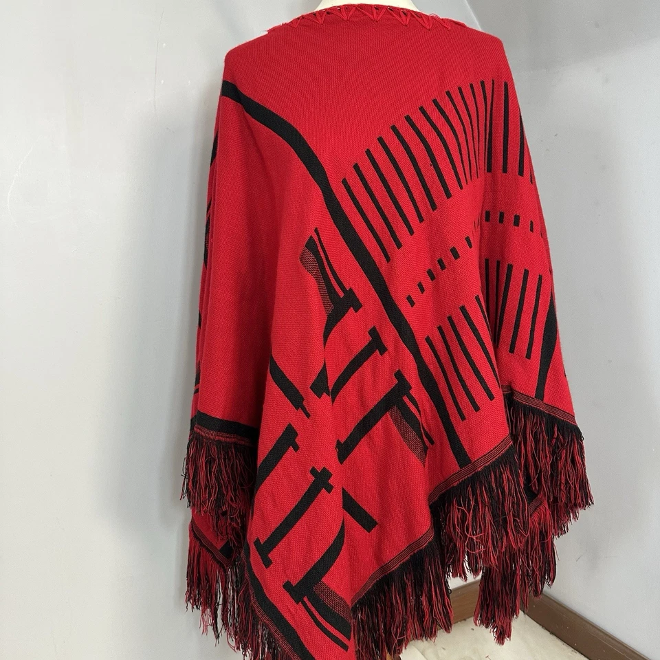 Suéter Poncho Kensie Rojo y Negro Flecos Suroeste O/S M L XL Capa Mantón Tejido Foto 3 de 4