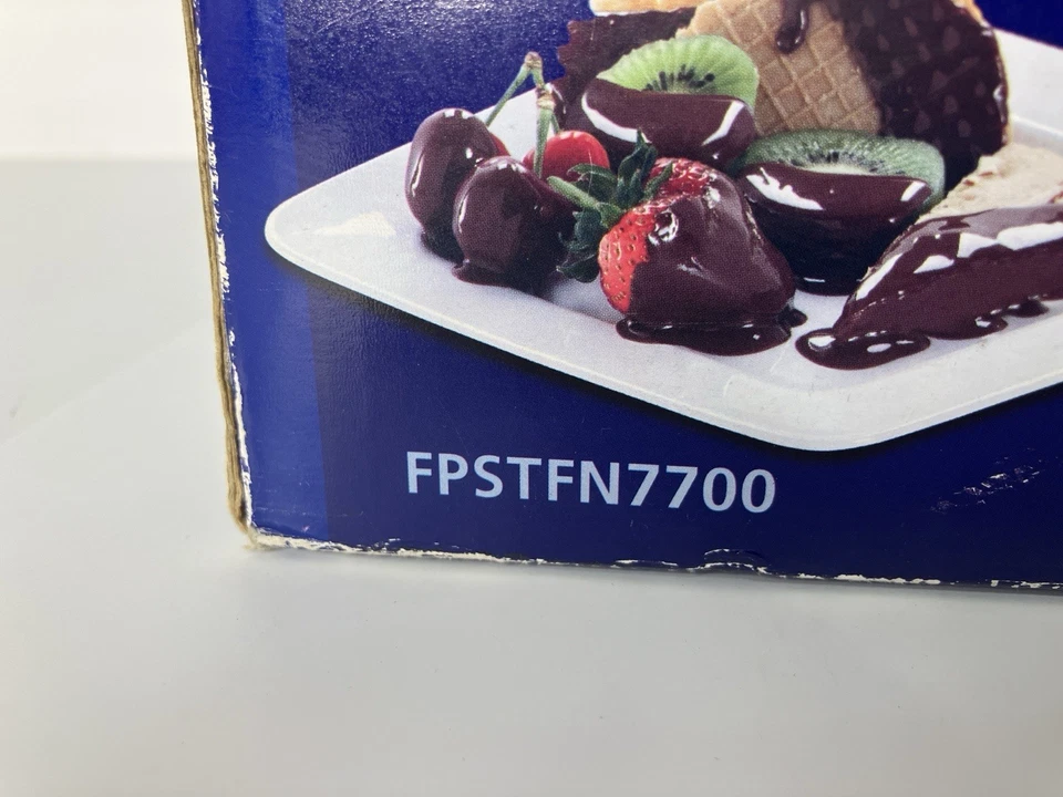 Olla de fondue Oster de 3 cuartos de galón eléctrica de acero inoxidable antiadherente con 8 horquillas en caja Foto 4 de 4