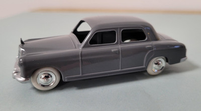 CIJ Mercedes-Benz 220 Sammlermodell 1:43   (8#1196)