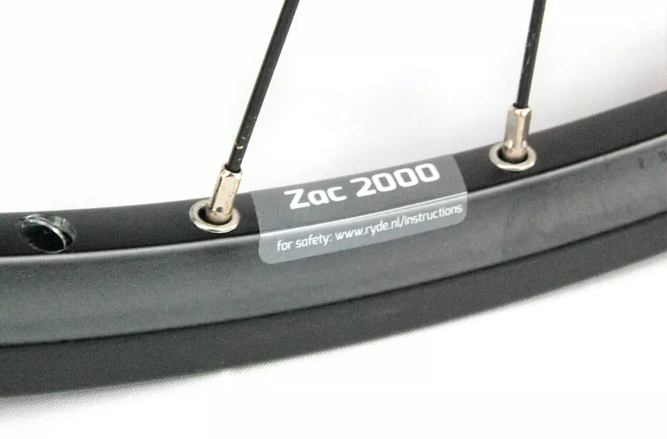 Fahrrad Vorderrad 28 / 29 " Shimano Nabendynamo 6-Loch, schwarz, QR, 36 Loch - Bild 2 von 3