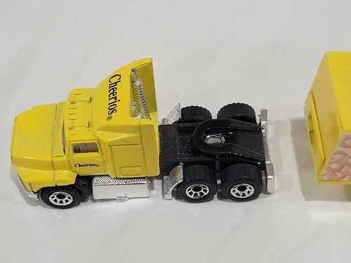 Matchbox Convoy - CY39 - Ford Aeromax Box Truck - Cheerios - Picture 6 of 6