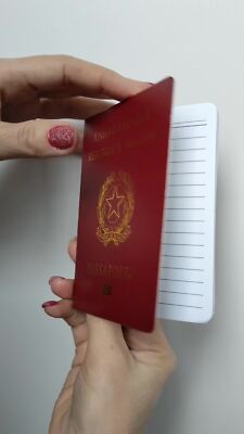 未使用WORLD PASSPORT SERIES ITALIAN PASSION Italian passport prop. Pretend passport-notebook. Novelty passport