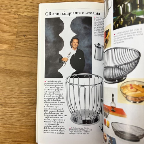 Alberto Alessi, La fabbrica dei sogni. (Enzo Mari sottsass Mendini, Electa 2001) - Foto 6 di 17