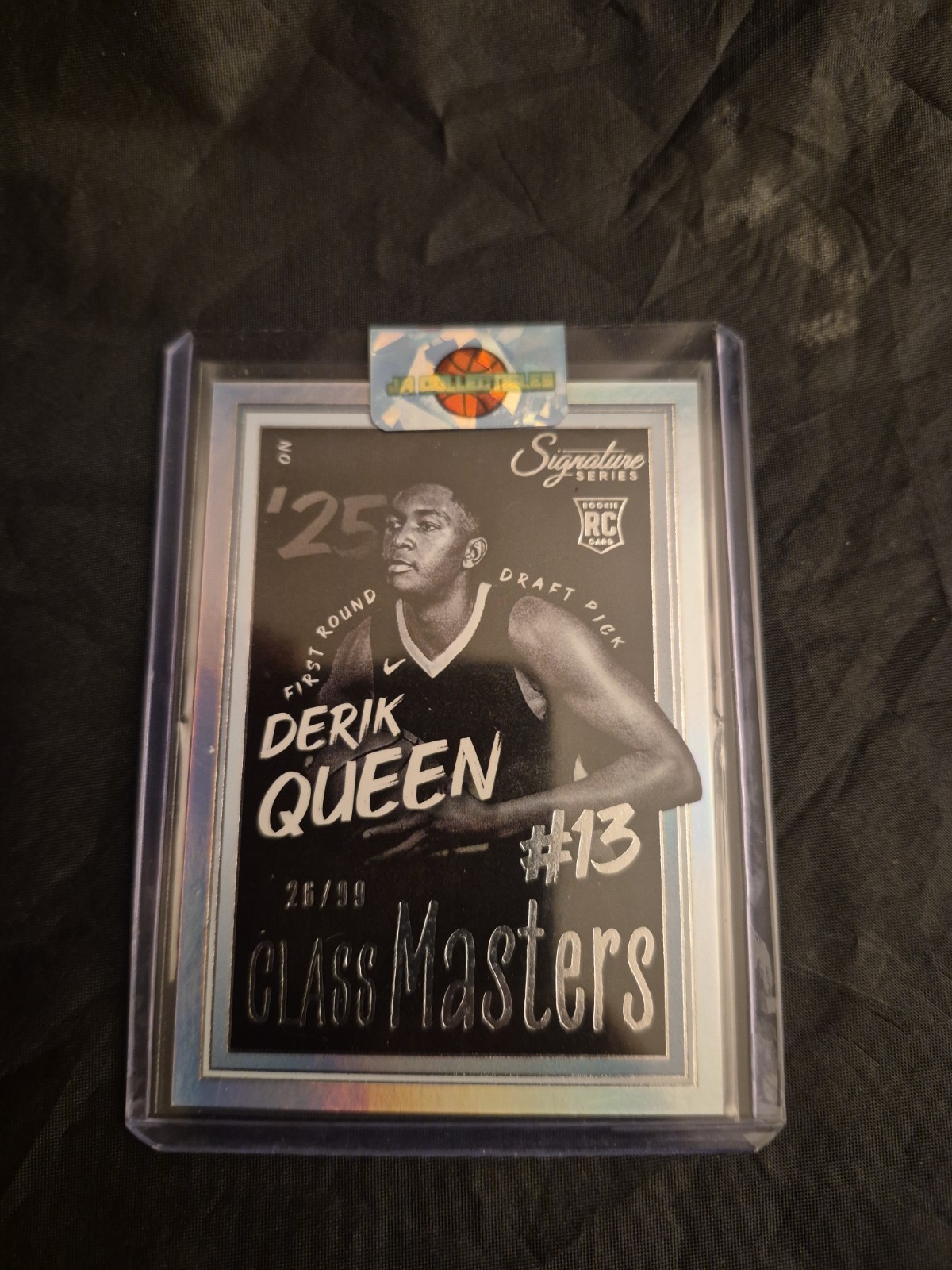 2025-26 Panini Signature Series - Class Masters Derik Queen #7 /99 (RC)