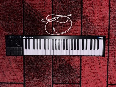 Alesis VI49 USB Controller 49 Tasten MIDI-Keyboard für Musikproduktion