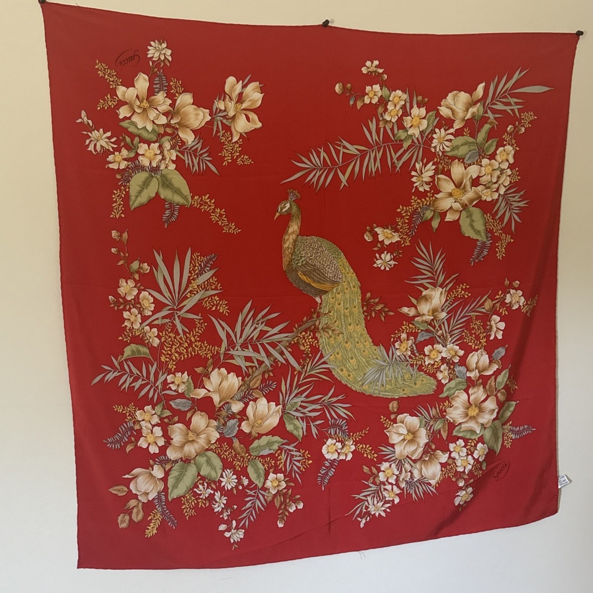 こころ様　GUCCI グッチ　スカーフ Vintage GUCCI Red Floral Peacock Motif Italy 100% Silk Scarf