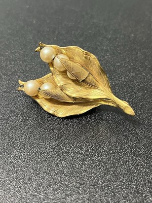 Miriam Haskell Signed Vintage Brooch Brushed Gold Tone Faux Pearl Elegant Leaf