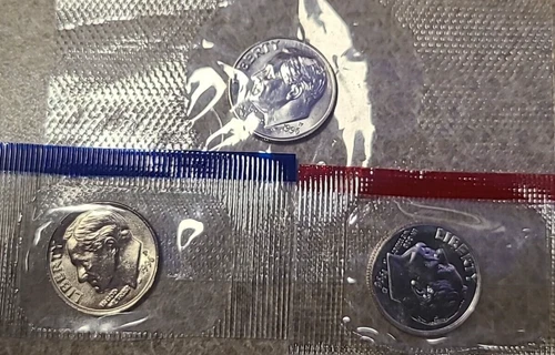 1996 P & D & W UNCIRCULATED BU ROOSEVELT DIMES IN MINT SET CELLO (3 coins set)