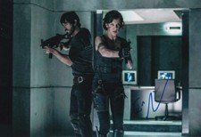 EOIN MACKEN signed Autogramm 20x30cm RESIDENT EVIL in Person autograph COA