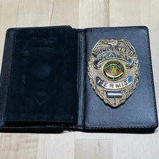 USA Concealed Weapon Permit Badge w/ Leather Wallet Unique 2nd Amendment Vtg