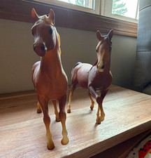 Breyer Lot of 2 Model Horses Brown & Chestnut Breyer Stamped Plastic