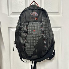 Zaino The North Face RU/14 nero bandiere mappa del mondo fodera rossa zaino da giorno viaggio