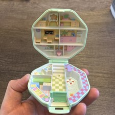 Vintage 1990 Bluebird Polly Pocket School Play Set