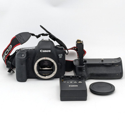 Canon EOS 6D(WG) Digital SLR Camera in Black (DS126401) w/ Vivitar Power grip