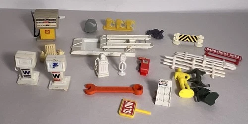 Lot Of 21 Pieces Vintage MARX Sears Allstate Service Center Station 1960's Shell