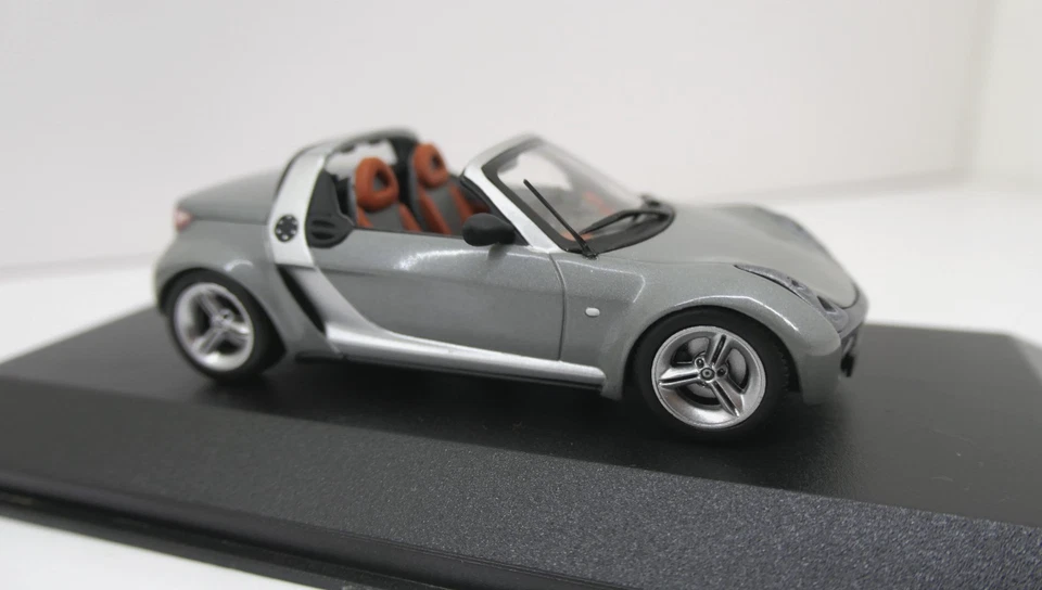 Minichamps 1:43 - Smart Roadster - grau-metallic - (43) - Bild 4 von 4