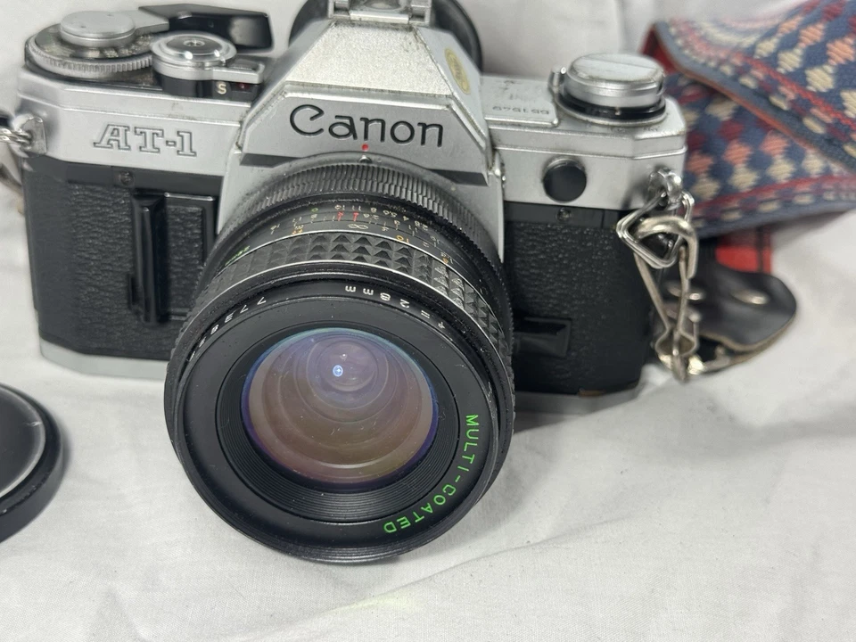 Cámara fotográfica Canon AT-1 35 mm SLR de colección con lente Makinon 28 mm - sin probar, como está Foto 2 de 4