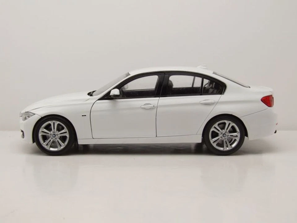 BMW 335I (F30) 2012 Bianco Modellino 1:18 Welly - Immagine 3 di 4