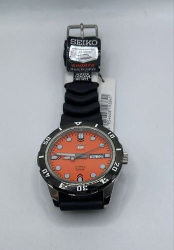Men’s Seiko 5 Sports Automatic Silicone Strap 24 Jewels Wristwatch SRP675J1 - Picture 3 of 5