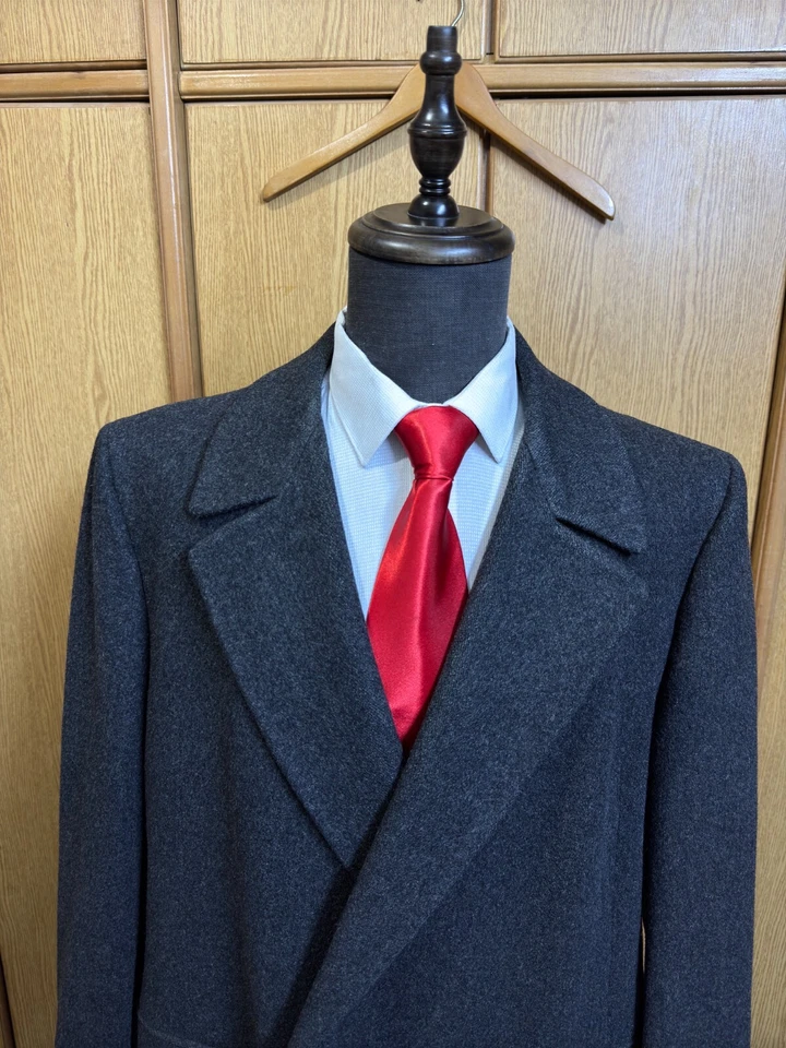 Vintage Men's Double Breasted bespoke Classic pure Wool Belted Overcoat 44R 46R - Image 3 of 4