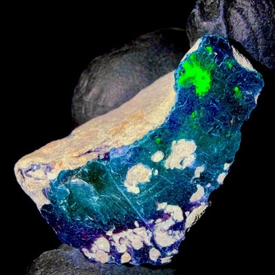 Opal Roh Feuer Opal Schwarz Opal Äthiopien 23,5 ct 28x18 mm Einzelstück