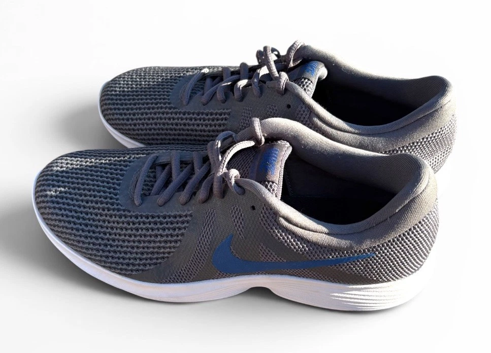 Nike Revolution 4 Men display picture 1