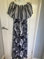 Long Beach Cover Up, Worn On Or Off Shoulders Size Medium