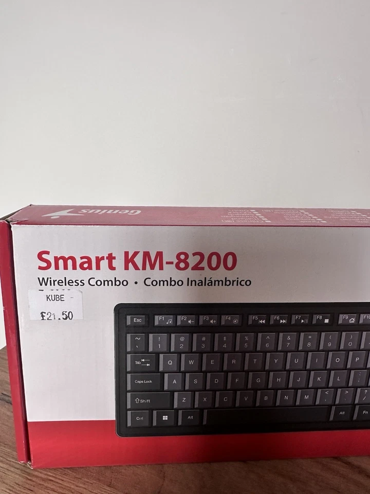 Genius KM-8200 Wireless Smart Keyboard and Mouse Combo Set - Image 2 of 4