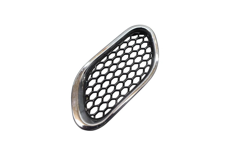 03-13 Maserati Quattroporte решетка для правостороннего крыла со стороны пассажира вентиляционная решетка оригинальная - Изображение 4 из 4