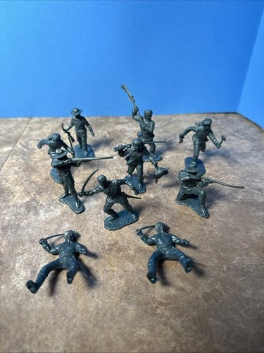 Marx Toys  Pioneers Defenders Metallic Blue Fort Apache Play Set Of 10