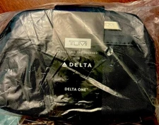 TUMI Amenity Travel Toiletry Bag Case Kit Delta Business Class NEW