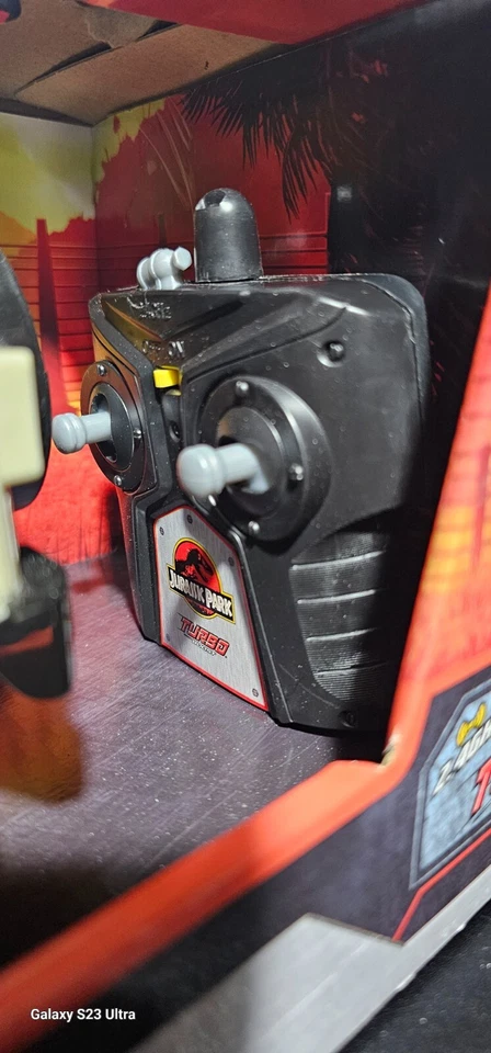 Jeep Wrangler Jurassic Park World Remote Control RC JP 18 Vehicle Target Exclusi - Image 4 of 4