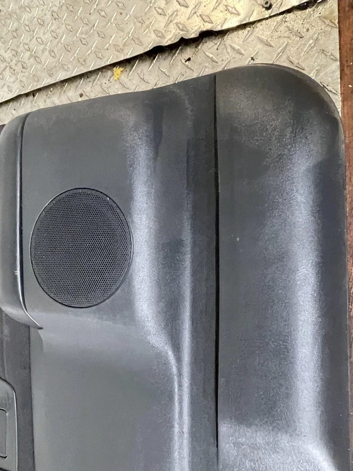 Chevrolet S10 Sonoma 2003 2004 doble cabina pasajero trasero panel de puerta derecha fabricante original Foto 2 de 4