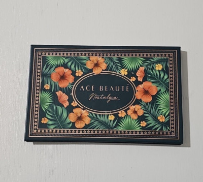Ace Beaute Nostalgia Palette 15 bright beauty shades gorgeous eye shadows